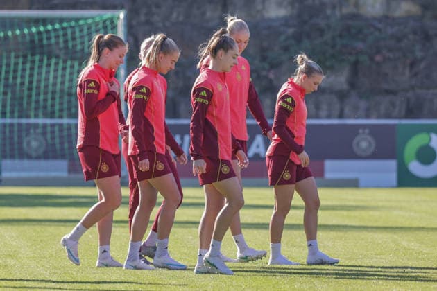 October 7, 2026, xgrfx, DFB Soccer Media Events, German Women s National Team Practice (from left): Sjoeke Nüsken, Janina Minge, Sophia Kleinherne, Camilla Küver, Elisa Senß; German Women s National Team, Eppelheim