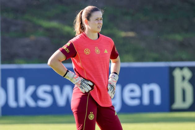 Eppelheim, Germany, October 7, 2026 German Women s National Soccer Team Training Friendly Match: Germany vs. Australia Pictured: Goalkeeper Stina Johannes, Germany Copyright: HMBxMedia MadeleinexFantini