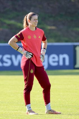 Eppelheim, Germany, October 7, 2026 German Women s National Soccer Team Training Friendly Match: Germany vs. Australia Pictured: Goalkeeper Stina Johannes, Germany Copyright: HMBxMedia MadeleinexFantini