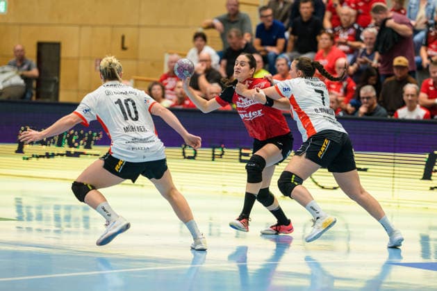 Kelly de Abreu Rosa, Thueringer HC, 77, Diana Doegg Magnusdottir, HSG Blomberg Lippe, 07, Maxi Muehlner HSG Blomberg Lippe, 10 GER, Thueringer HC vs. HSG Blomberg Lippe, Handball, Alsco Women’s Handball Bundesliga, 2026–2027 Season, Matchday 5, Sunday, 7:30 p.m., October 7, 2026 GER, Thueringer HC vs. HSG Blomberg Lippe, Handball, Alsco Women’s Handball Bundesliga, 2026–2027 Season, Matchday 5, Sunday, 7:30 p.m., October 7, 2026, Bad Langensalza Copyright: xMartinxHerbstx