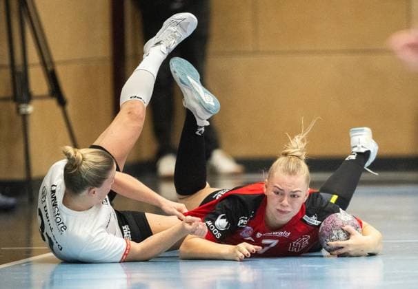 WOMEN S HANDBALL 2026–2027 5TH BUNDESLIGA 1ST MATCHDAY THC HSG BLOMBERG LIPPE ** FOR EDITORIAL PURPOSES ONLY ** EDITORIAL USE ONLY ** p 07 10 2026 Bad Langensalza Women’s Handball 1st Bundesliga Women’s Season 2026–2027 Salzhalle Matchday 5 Thüringer HC vs. HSG Blomberg Lippe; pictured: Lotta Heider 7; Thüringer HC in a duel with Alexia Hauf 31; HSG Blomberg Lippe Germany Thuringia Bad Langensalza Copyright SaschaxFromm Copyright: SaschaxFromm doc87xieuagprmd5ryhpbr ,EDITORIAL USE ONLY Copyright: SaschaxFromm