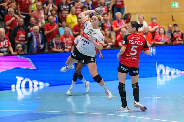 Maxi Muehlner, HSG Blomberg Lippe, 10; Luca Csikos, Thueringer HC, 05 GER; Thueringer HC vs. HSG Blomberg Lippe, Handball, Alsco Women s Handball Bundesliga, 2026–2027 Season, Matchday 5, Sunday, 7:30 p.m., October 7, 2026 GER, Thuringer HC vs. HSG Blomberg Lippe, Handball, Alsco Women’s Handball Bundesliga, 2026–2027 season, Matchday 5, Sunday, 7:30 p.m., October 7, 2026, Bad Langensalza Copyright: xMartinxHerbstx