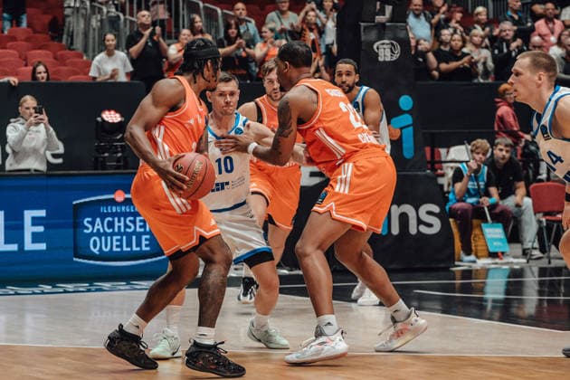 Game Day 2 of the Basketball Eurocup: Niners Chemnitz vs. Klaipedos Neptunas, October 7, 2026, starting at 7:00 p.m., Chemnitz, Chemnitz Arena. In the photo: 02 Stefan Smith, 10 Elvar Fridkriksson, 22 Nighaeal Ceaser. Matchday 2 of the Basketball Eurocup: Niners Chemnitz vs. Klaipedos Neptunas. Chemnitz, Saxony, Germany Copyright: xEHLxMedia MichelxKöhlerx 20262709-Niners-Chemnitz-Klaipeda-Neptunas-002