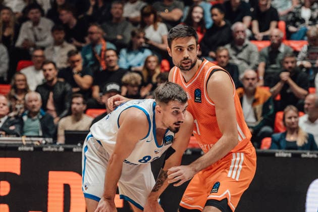 Game Day 2 of the Basketball Eurocup: Niners Chemnitz vs. Klaipedos Neptunas, October 7, 2026, starting at 7:00 p.m., Chemnitz, Chemnitz Arena. Pictured: No. 21 Mateo Seric, 88 Lukas Kreismontas, Matchday 2 of the Basketball Eurocup: Niners Chemnitz vs. Klaipedos Neptunas, Chemnitz, Saxony, Germany Copyright: xEHLxMedia MichelxKöhlerx 20262709-Niners-Chemnitz-Klaipeda-Neptunas-014