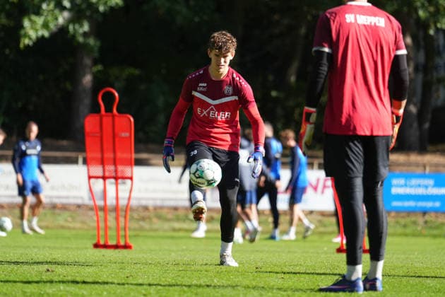 German Soccer, Training Session, 3rd Division, 2026–2027 Season, NVB Campus B, Hänsch Arena Field, SV Meppen, Thursday, October 8, 2026, Morning Training: Timo Schmitz of SV Meppen juggles the ball 30 times Copyright: xLennxLübbersx