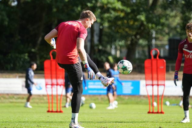 German Soccer, Training Session, 3rd Division, 2026–2027 Season, NVB Campus B, Hänsch Arena Field, SV Meppen, Thursday, October 8, 2026, Morning Training: Julius Pünt of SV Meppen, age 44, juggles the ball Copyright: xLennxLübbersx