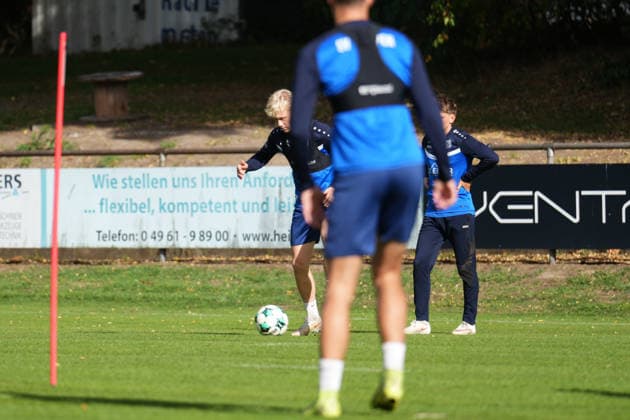 German Soccer, Training Session, 3rd Division, 2026–2027 Season, NVB Campus B, Hänsch Arena Field, SV Meppen, Thursday, October 8, 2026, Morning Training: Luca Prasse (SV Meppen, 31) receives the ball Copyright: xLennxLübbersx