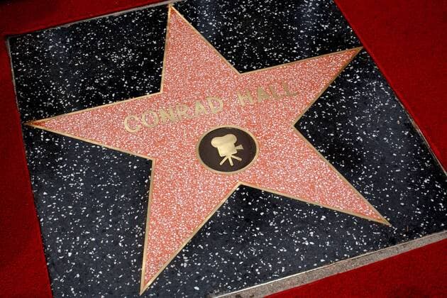 Ehrung des verstorbenen Kameramanns Conrad L. Hall (USA) mit einem Stern auf dem Hollywood Walk of Fame