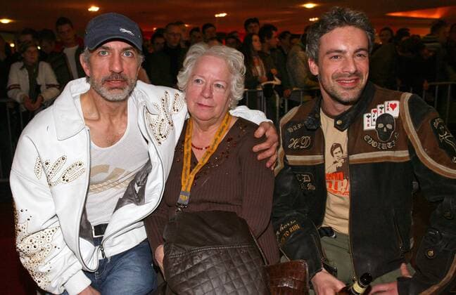 Schauspieler Ralf Richter (li.) mit seiner Mutter Hannelore Richter und Schauspieler Gedeon Burkhard (alle GER) anlässlich der Filmpremiere von GOLDENE ZEITEN in Bochum