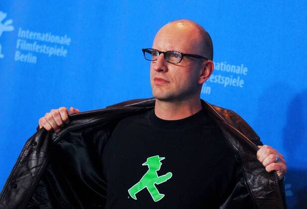 Regisseur Steven Soderbergh (USA) outet sich als Fan des Ostampelmännchens anlässlich des Pressetermins zum Film - The Good German - auf den 57. Internationalen Filmfestspielen in Berlin
