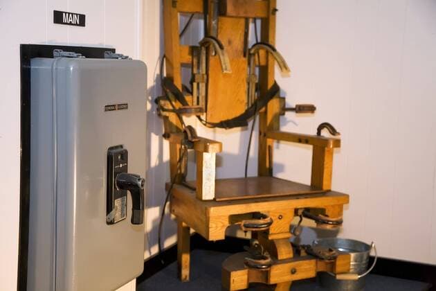 Elektrischer Stuhl im ehemaligen Gefängnis West Virginia Penitentiary in Moundsville (iblwes01056813)