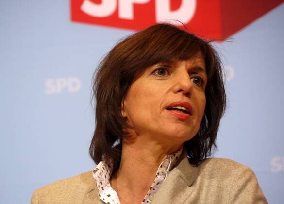 16.04.2010 Berlin-DEU : Jutta ALLMENDINGER (Prof. Dr., Sozialwissenschaftlerin, Präsidentin des Wissenschaftszentrums Berlin für Sozialforschung), aufgenommen während ihres Vortrags bei einer SPD-Konferenz zur Bildungsfinanzierung