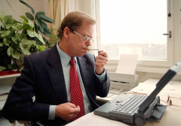 Czech President Vaclav Havel at home, January 1993. CTK Photo Jana Nosekova  CTKPhoto00005191