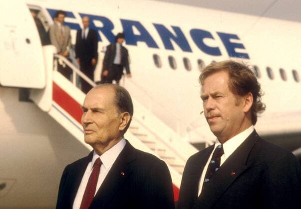 Czechoslovak President Vaclav Havel,right, and French President Francois Mitterrand at Prague s Ruzyne airport on Mitterrand s arrival for an official visit to Czechoslovakia on September 13, 1990. CTK Photo Michal Krumphanzl  CTKPhoto00476895