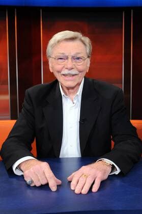 Der Schauspieler Uwe Friedrichsen bei einem Fototermin mit Gästen der ARD Talkshow Hart aber Fair am 03.03.2010 in Köln