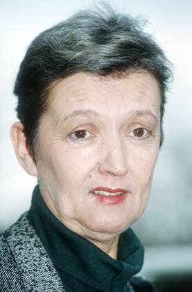 Christine Nöstlinger 04 91 - Frau Autor dunkelhaarig kurzhaarig seriös hoch Portrait neutral