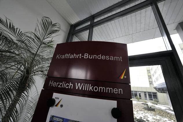 KBA Flensburg Ein Infostand steht am Donnerstag (09.02.12) im Kraftfahrt-Bundesamt (KBA) in Flensburg. TimxRiedigerx xnordpool
