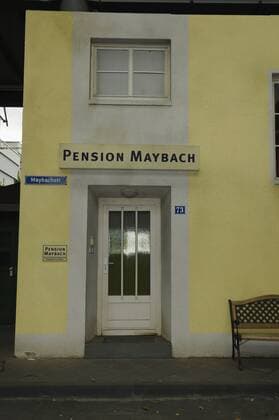 Aussenkulisse der RTL Daily Soap unter uns in Köln am 06.08.2012 Pension Maybach