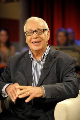 3nach9 im Bild: Jean Ziegler - UN-Sonderberichterstatter Der scharfzüngige Schweizer Soziologe Jean Ziegler ist einer der weltweit profiliertesten Globalisierungskritiker. In seinem neuen Buch Wir lassen sie verhungern prangert der langjährige UN-Sonderberichterstatter die Massenvernichtung in der Dritten Welt durch die grenzenlose Gier von Milliardenzockern an und sagt Hungertod ist Mord ! DEU, Bremen, Radio Bremen, 21.09.2012,