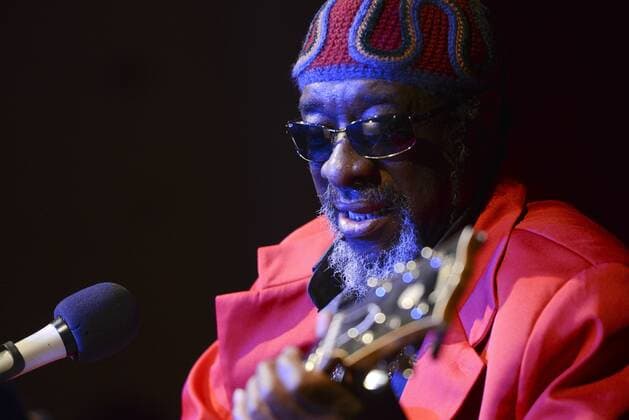 Solokonzert des James Blood Ulmer im Rahmen des 17. Salzburger Jazzhebstes 2012 in der Stiegl Brauwelt in Salzburg - Soulgitarrist James Blood Ulmer 2012 - Solokonzert des James Blood Ulmer im Rahmen des 17. Salzburger Jazzhebstes 2012 in der Stiegl Brauwelt in Salzburg - Soulgitarrist James Blood Ulmer