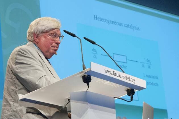 Gerhard ERTL, Deutschland, Wissenschaftler, Nobelpreistraeger fuer Chemie, Chemiker, bei seinem Vortrag, 63rd Lindau Nobel Laureate Meeting, 01.07.2013. Â