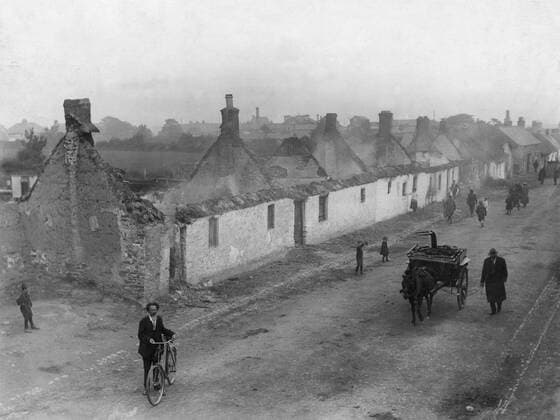 Black and Tans - 1921 All that was left of a row of houses in Clonard Street after the Black and Tans burned Balbriggan. The Black and Tans, more properly known as the Royal Irish Constabulary Reserve Force, was one of two paramilitary forces employed by the Royal Irish Constabulary from 1920 to 1921, to suppress revolution in Ireland and the IRA. Â UnitedArchives00114047 