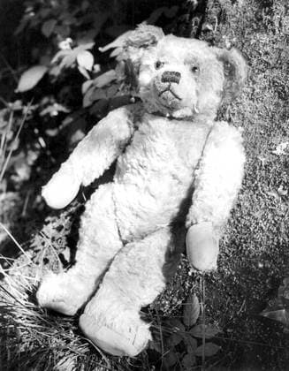 A A Milne s famous teddy bear - Winnie-the-Pooh UnitedArchives00372876 