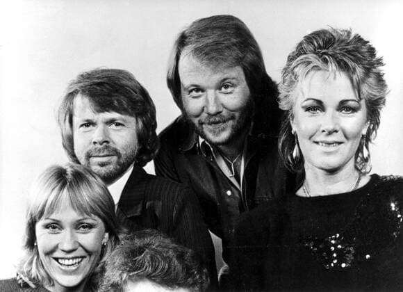 ABBA, the Swedish pop group, which has topped the charts all over the world with songs such as Waterloo , Mammai Mia and Dancing Queen . They are Sweden s second major export after Volvo. (l-r) Agnetha Ulvaeus, Bjorn Ulvaeus, Benny Andersson and Annafrid Lyngstad-Fredriksson. , Musikgruppe  UnitedArchives00956669 Aufnahmedatum geschätzt