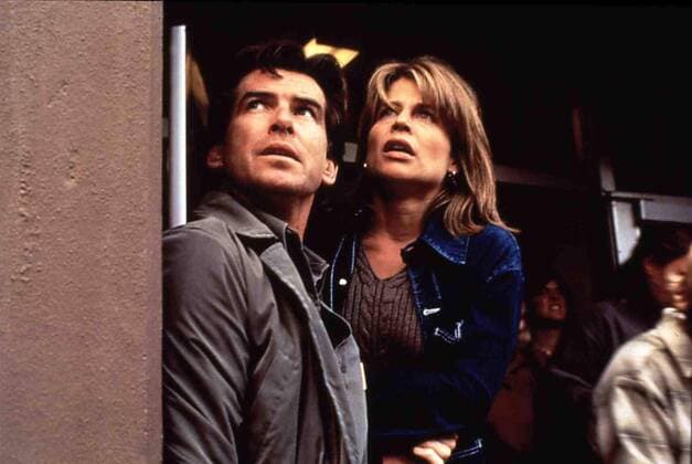 Harry Dalton (Pierce Brosnan), Rachel Wando (Linda Hamilton) 1996 UnitedArchives01228715