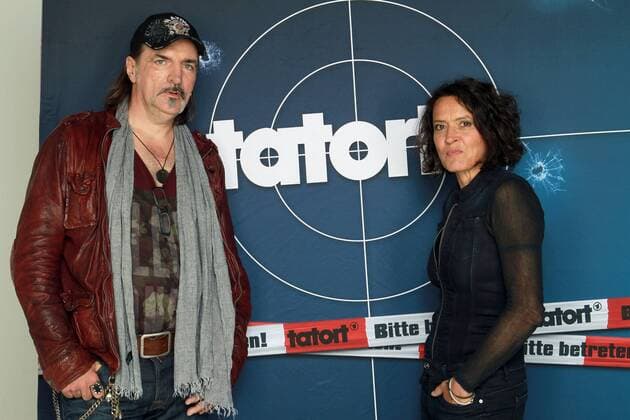 SWR - Tatort Blackout . Schauspieler Andreas Hoppe ( Mario Kopper ) und Schauspielerin Ulrike Folkerts ( Lena Odenthal ) während eines Set- und Pressetermins zum SWR - Tatort Blackout 25 Jahre Lena Odenthal Tatort am 03.09.2014 in Hamburg.