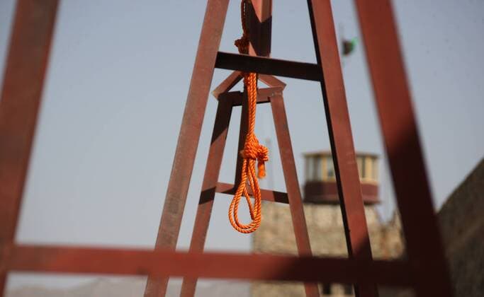 (141008) -- KABUL, Oct. 8, 2014 -- Gallows are seen before the execution at a central jail in Kabul, Afghanistan, on Oct. 8, 2014. The Afghan government executed leader of kidnappers ring Habib Istalif and five rapists by hanging in Kabul s central jail on Wednesday. ) (srb) AFGHANISTAN-KABUL-CRIMINAL-EXECUTION AhmadxMassoud 