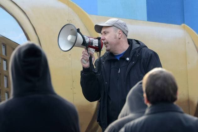 Demonstranten und Gegendemonstranten bei der Demo Für die Opfer linker Gewalt auf dem Klagesmarkt. Hannover, 22.11.2014 Foto:xC.xNiehausx xFuturexImage