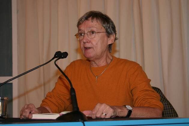 Wien 14 04 2005 - Christine NÖSTLINGER eröffnet - Literatur für junge LeserInnen