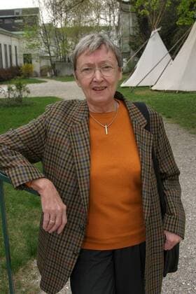 Wien 14 04 2005 - Christine NÖSTLINGER eröffnet - Literatur für junge LeserInnen