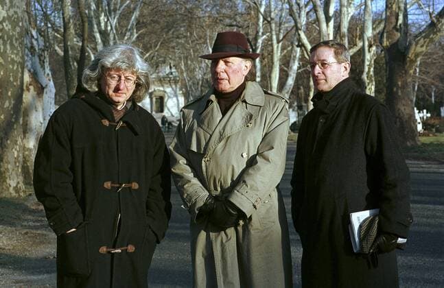 authors Esterhazy, Kertesz, Nadas , Budapest, Hungary UNGARN, 02.2001, BudapestÐVIII. Bezirk. Die prominenten ungarischen Schriftsteller Peter Esterhazy, Imre Kertesz und Peter Nadas (korrekt: PŽter Esterh‡zy, Imre KertŽsz, PŽter N‡das) auf dem Kerepesi-Friedhof. The above mentrioned prominent Hungarian writers at the Kerepesi cemetery. Copyright: MartinxFejer EST&OST Fejer010406