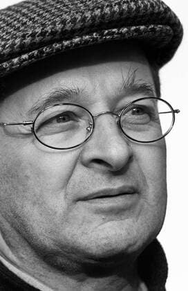 author Nadas , Budapest, Hungary UNGARN, 02.2001, BudapestÐVIII. Bezirk. Der prominenten ungarische Schriftsteller Peter Nadas (korrekt: PŽter N‡das). The above mentrioned prominent Hungarian writer. Copyright: MartinxFejer EST&OST Fejer010505sw