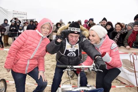Michael Mendl mit Freundin Gesine Friedmann und Mimi Fiedler bei den Baltic Lights Schlittenhunderennen 2016 auf Usedom. Heringsdorf, 20.02.2016 Foto:xFredericx xFuturexImage