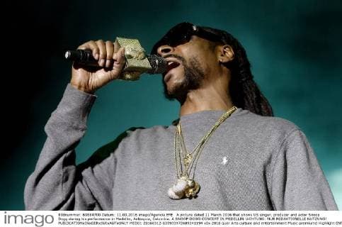 A picture dated 11 March 2016 that shows US singer, producer and actor Snoop Dogg during his performance in Medellin, Antioquia, Colombia. A SNOOP DOGG CONCERT IN MEDELLIN !ACHTUNG: NUR REDAKTIONELLE NUTZUNG!  MED01 20160312-635933972689341194