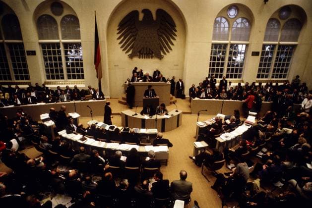 Hauptstadtbeschluss Hauptstadtdebatte Hauptstadtabstimmung ueber den zukuenftigen Regierungssitz von Deutschland im Bundestag am 20.06.1991 Debate on the future seat of the government of Germany in Bundestag parliament on 20.06.1991