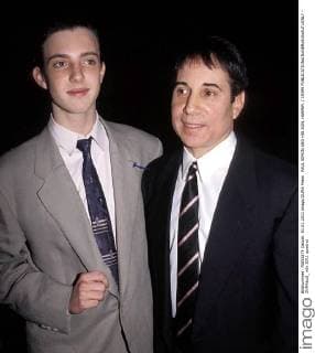 PAUL SIMON AND HIS SON, HARPER. 15399 - ZUMAbu2_
