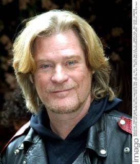 Jan. 1, 2011 - New York, New York, U.S. - DARRYL HALL . EXCLUSIVE .K28957RM SD0212.LEAVING LIVE WITH REGIS AND KELLY SHOW IN NEW YORK New York. 2003 - ZUMAmk1_