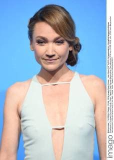 Lisa Maria POTTHOFF (Schauspielerin), Einzelbild,angeschnittenes Einzelmotiv,Portraet,Portrait,Porträt. Roter Teppich,Red Carpet,Bayerischer Fernsehpreis 2016 am 03.06.2016.