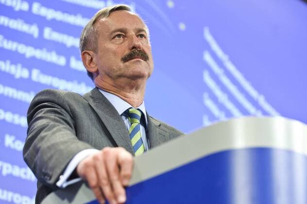 July 20, 2010 - Brussels, BXL, Belgium - EU commissioner for Transport Siim Kallas from Estonia holds a press conference on the Road Safety Strategy at the EU headquarters in Brussels, Belgium on 2010-07-20 by Wiktor Dabkowski - ZUMAw80_