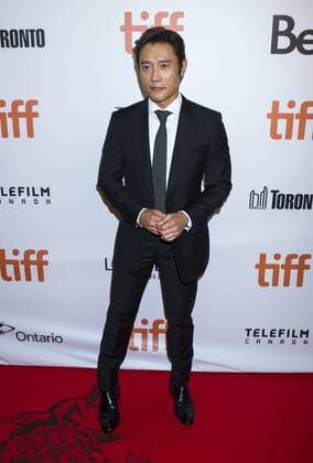 Toronto International Film Festival - The Magnificent Seven Filmpremiere TORONTO, Sept. 8, 2016 -- Actor Byung-Hun Lee poses for photos before the The Magnificent Seven premiere during the 41st Toronto International Film Festival (TIFF) in Toronto, Canada, Sept. 8, 2016. ) (djj) CANADA-TORONTO-TIFF-THE MAGNIFICENT SEVEN-PREMIERE ZouxZheng