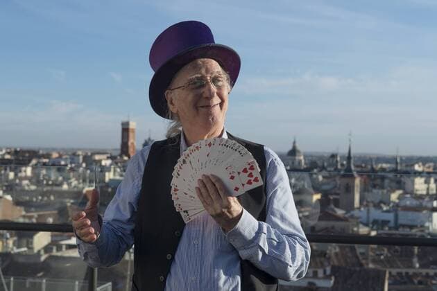Photocall Magier Juan Tamariz in Madrid October 7, 2016 - Madrid, Madrid, Spain - Juan Tamariz presents his new magic show at the Terrace of the Hotel Vincci Capitol Madrid, Spain, on October 7, 2016. Madrid Spain  - ZUMAn230