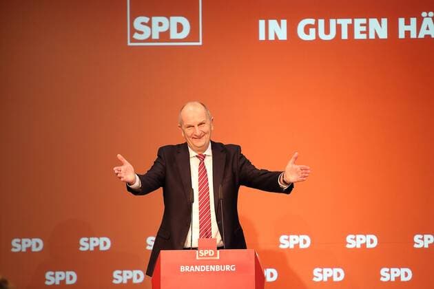 Dietmar Woidke (Ministerpräsident von Brandenburg und Landesvorsitzender der SPD) spricht am 15. Oktober 2016 auf dem Landesparteitag der SPD Brandenburg in Potsdam. Landesparteitag SPD Brandenburg