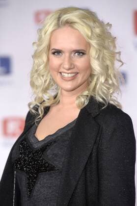Sarah Knappik beim 21. RTL-Spendenmarathon im Studio 3 des MP Medienparks NRW in Köln-Hürth. Köln, 25.11.2016 Foto:xP.xMertensx xFuturexImage