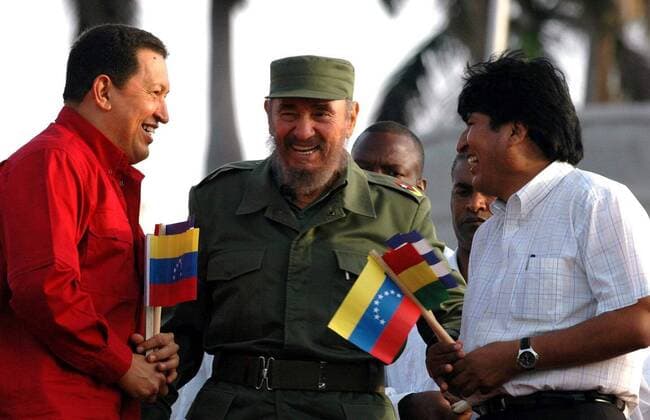 A file picture shows Cuban President, Fidel Castro (C), next to his counterparts from Bolivia, Evo Morales (R), and Venezuela, Hugo Chavez (L), during an act at the Revolution square in Havana, Cuba, on 29 April 2006. Current Cuban president, Raul Castro, announced on 25 November 2016 his brother s death on the Cuban state TV. Cuban former President Fidel Castro has died at the age of 90. Fidel Castro dies aged 90 !ACHTUNG: NUR REDAKTIONELLE NUTZUNG! 20161126-636157536001376897