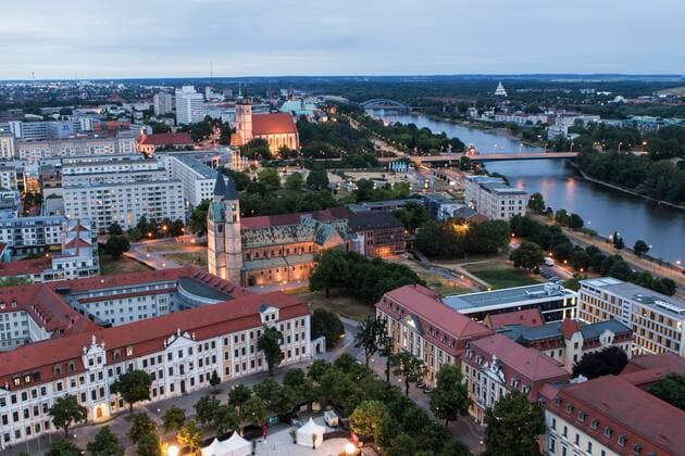 18.06.2015, Magdeburg, Sachsen-Anhalt, Deutschland - Luftbildaufnahme der Innenstadt am Abend. 00S150618D708.JPG MODEL RELEASE: NOT APPLICABLE, PROPERTY RELEASE: NO MR:Y
