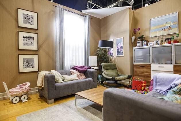 Exklusives Photoshooting am Set der 5555. Folge der RTL TV-Serie Unter uns in den MMC Studios. Köln, 09.12.2016 Foto:xC.xHardtx xFuturexImage